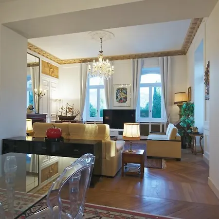 Casas *